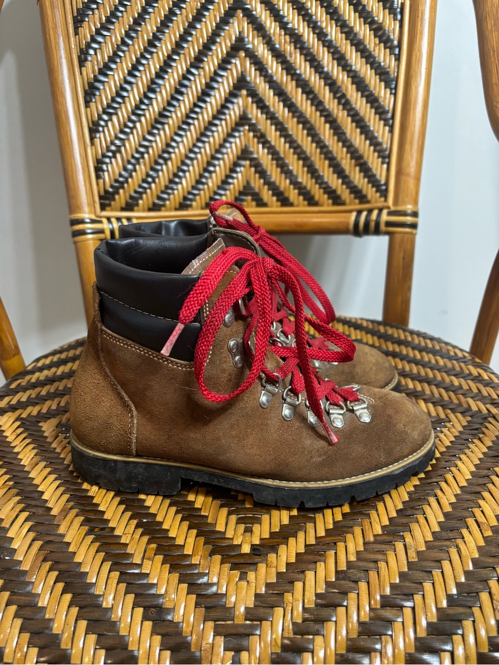 VTG Mountaineering Hiking Boots Red Lace Leather Made In USA